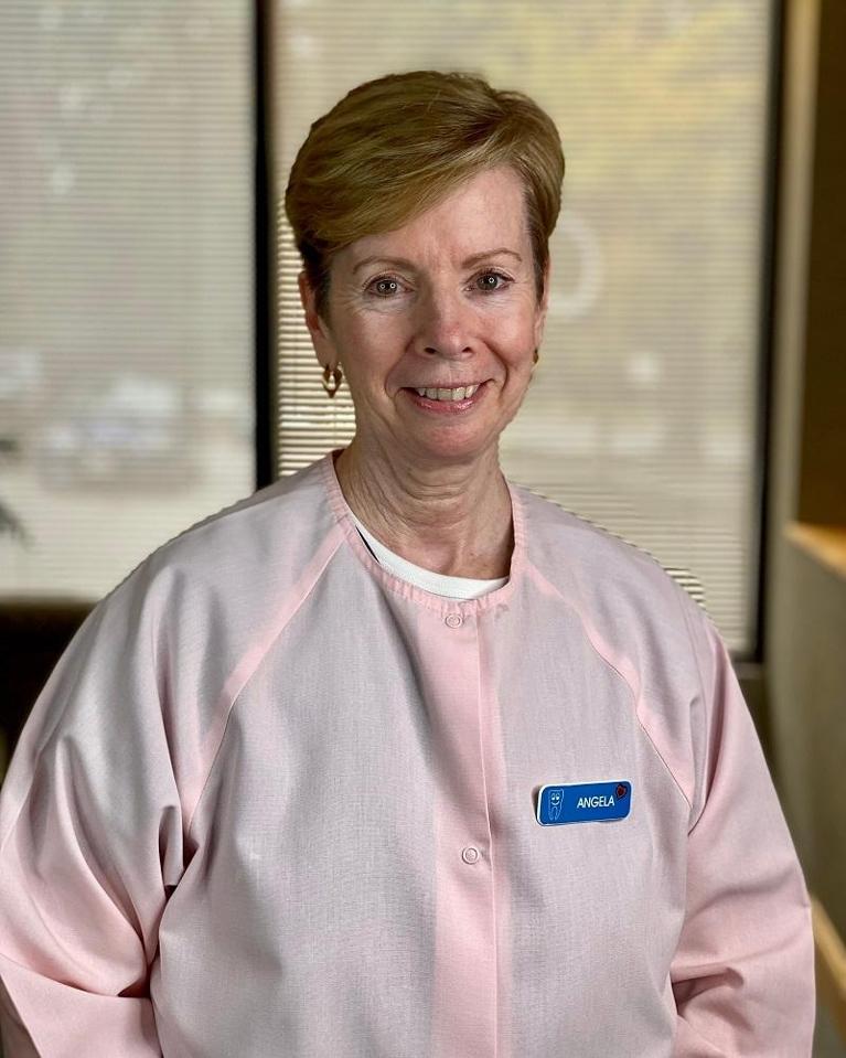 Dental assistant at dentist office in Towson, MD